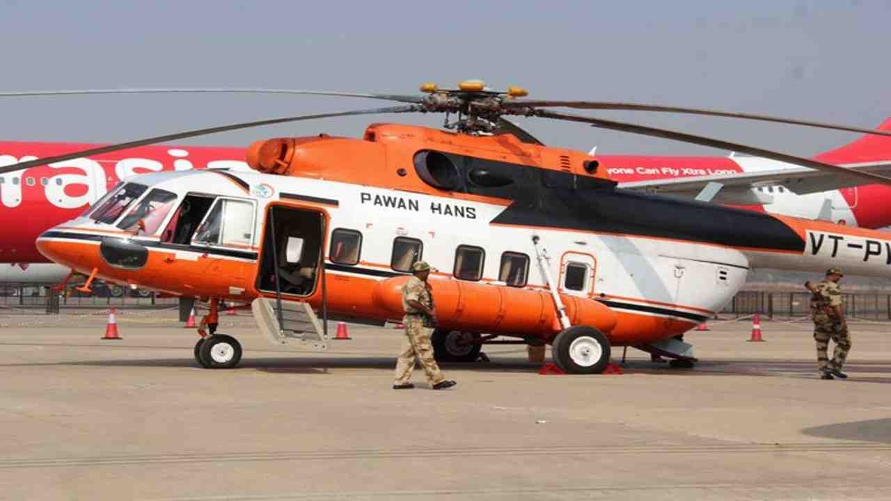 ओएनजीसीच्या हेलिकॉप्टरचे मुंबई हायजवळ अरबी समुद्रात इमर्जन्सी लँडिंग, चार जीव वाचले;  बचावकार्य सुरू आहे