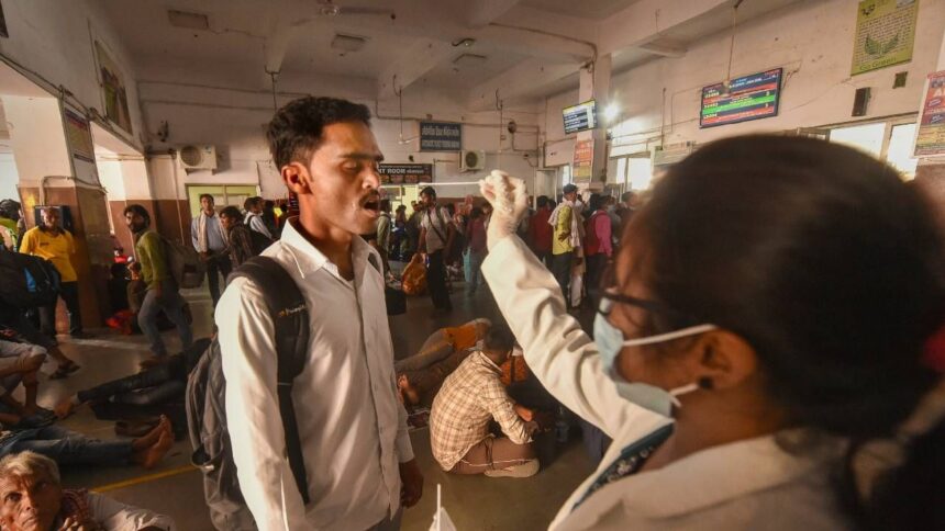 महाराष्ट्र कोरोना अपडेटः महाराष्ट्रात कोरोनाने कहर केला, एका दिवसात ३ हजारांहून अधिक रुग्णांची नोंद