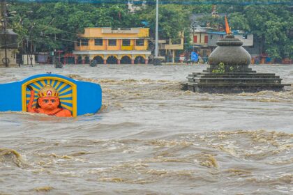 महाराष्ट्र हवामान: मुसळधार पावसामुळे महाराष्ट्रात आपत्ती, पुण्यात इमारतीची भिंत कोसळून दोन जण जखमी, नाशिकमध्ये अनेक मंदिरे पाण्याखाली