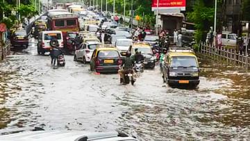 मुंबईत आज मुसळधार पाऊस, मरिन ड्राइव्हवर भरतीचा इशारा, निवासी भागात पाणी तुंबले